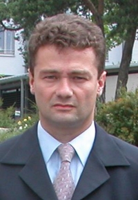 Dr. Thomas Schnelzer